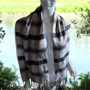 ❄️ 50% off winter Cashmink black tan plaid flanel fringe rectangle scarf
